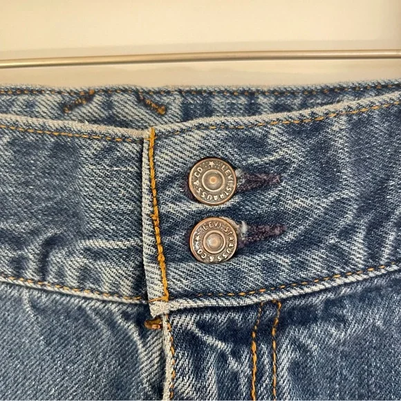 Vintage 1970s Levi’s High Waisted Wide Leg Jeans - Picture 2 of 16